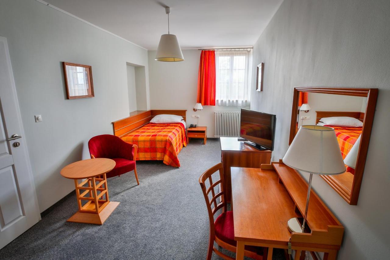 Lh Hotel Dvorak Tabor Congress & Wellness Bagian luar foto