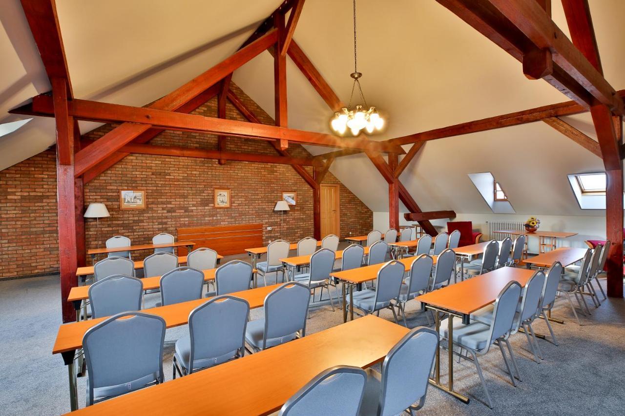 Lh Hotel Dvorak Tabor Congress & Wellness Bagian luar foto